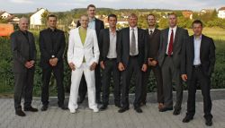 Team 2008/2009 bei Hennings Hochzeit (jpg, 982kB)